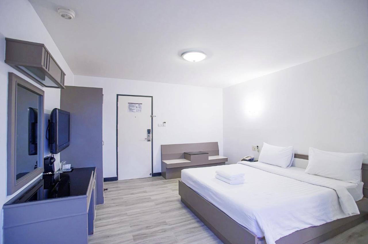 Hi Season Hotel Hatjaj Kültér fotó