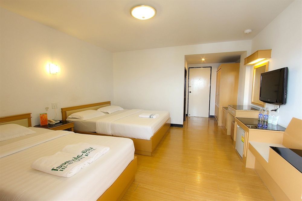 Hi Season Hotel Hatjaj Kültér fotó